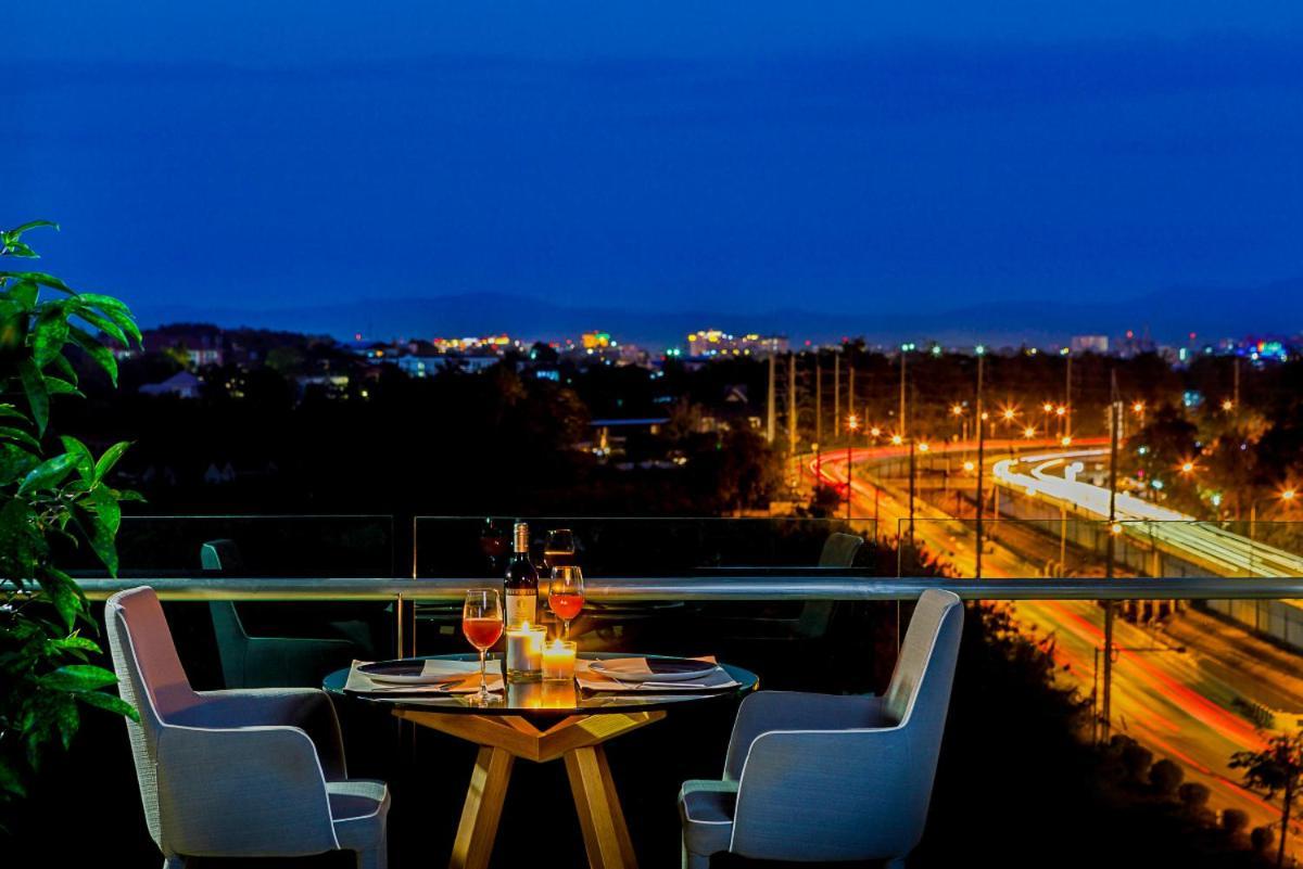 The Star Hill Condo Luxury Suites Chiang Mai Bagian luar foto